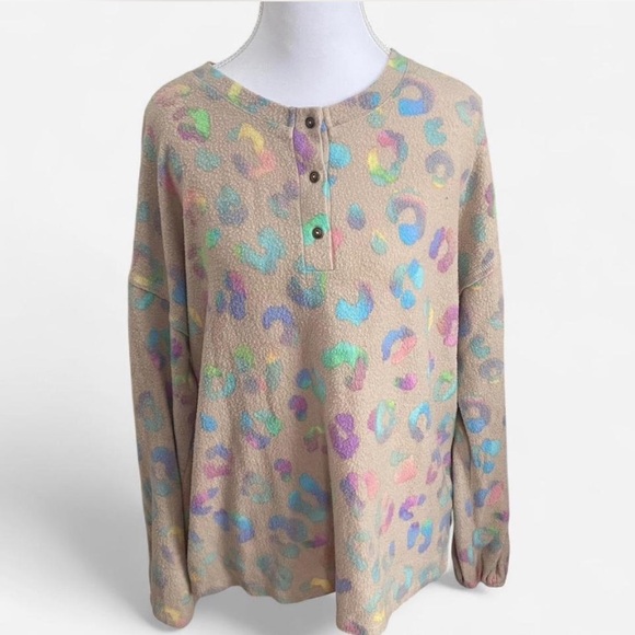 Leopard Print Top - Picture 1 of 5